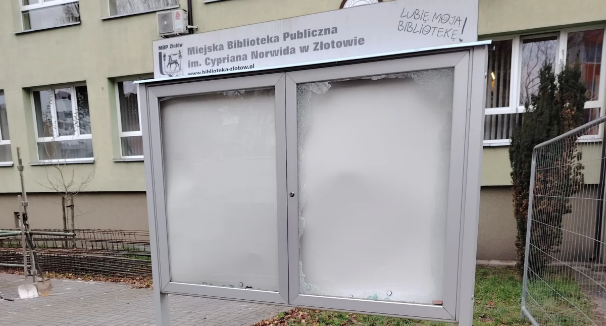 Kronika kryminalna, Kolejny wandalizmu Biblioteka szuka sprawcy - zdjęcie, fotografia