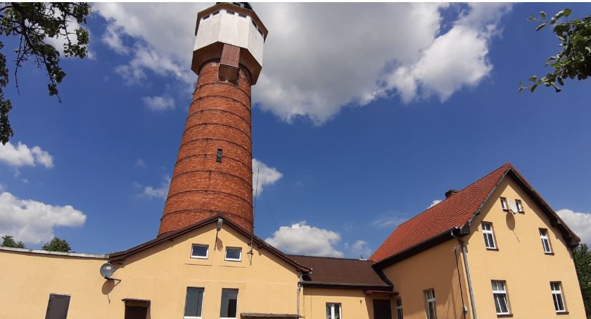 Kompleks stanowi kilka budynków