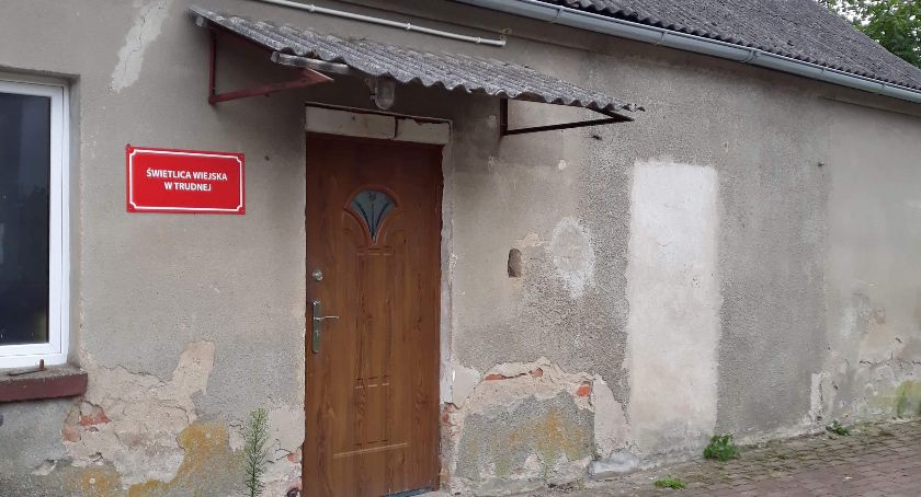 Sala wiejska w Trudnej wymaga remontu