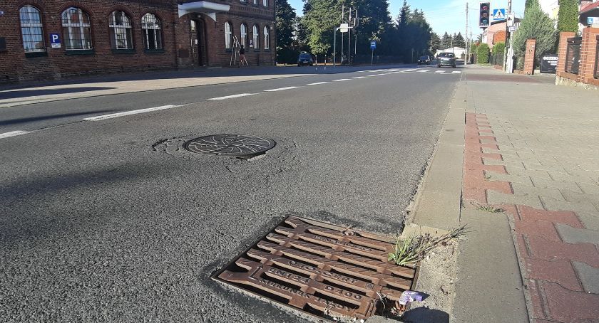 Problemy ze studzienkami ciągną się od ul. Wyrzyskiej po Sportową