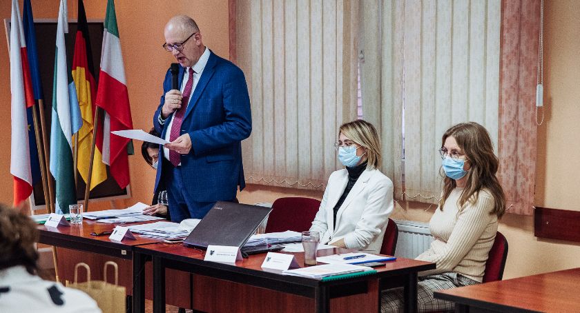 Agnieszka Głyżewska–Klofik (druga od prawej) przygotowywała uchwałę o Bonie Żłobkowym