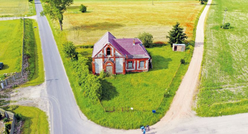 Tak Albrechtówka prezentuje się współcześnie, z lotu ptaka, w okresie letnim...