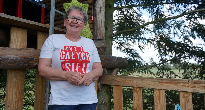 Pani Maria Jaszczyk wskazuje, że warsztaty związane z tolerancją dotyczą różnych przypadków