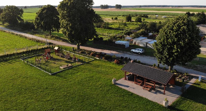 Teren, gdzie stoi wiata jest sukcesywnie zagospodarowywany i upiększany. Czy jest szansa, że da się tam zaadaptować świetlicę