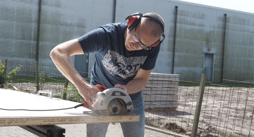 Za kilka miesięcy przekonamy się, czy przyzwoite dane dotyczące naszego rynku pracy ze stycznia i lutego będą podtrzymane