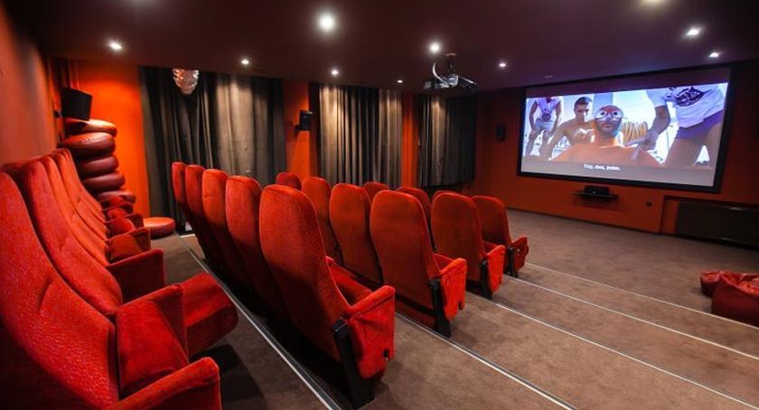Tak wygląda inne Kino za rogiem. Obiekt choć niewielki, robi wrażenie (fot. www.kinozarogiem.pl)