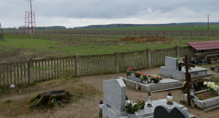 Cmentarz gminny leżeć będzie tuż obok parafialnego (fot. A. Ławniczak)