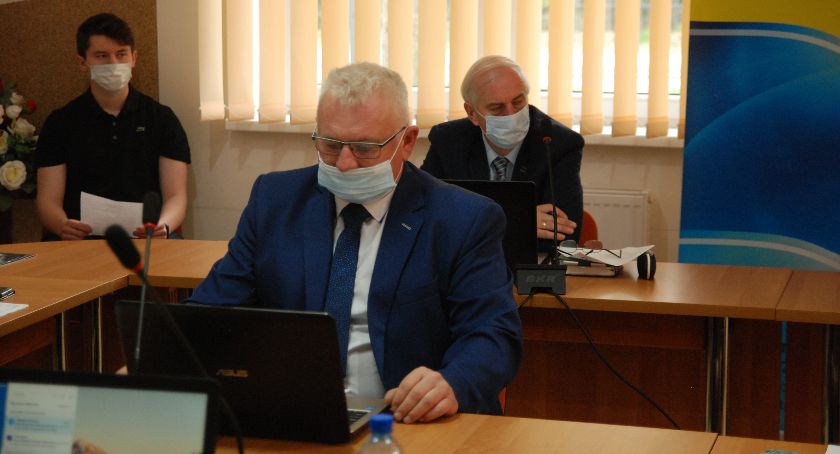 Radni przez około dwie godziny debatowali o sprawach gminy