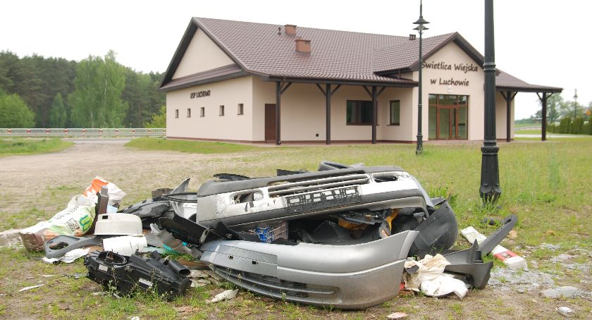 Administracja, zderzak błotnik - zdjęcie, fotografia
