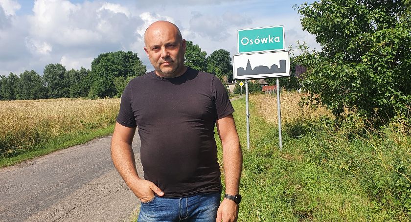 Przemysław Wiśniewski potwierdza, że od strony Tarnówki do miejscowości wjeżdżają najbardziej rozpędzone samochody