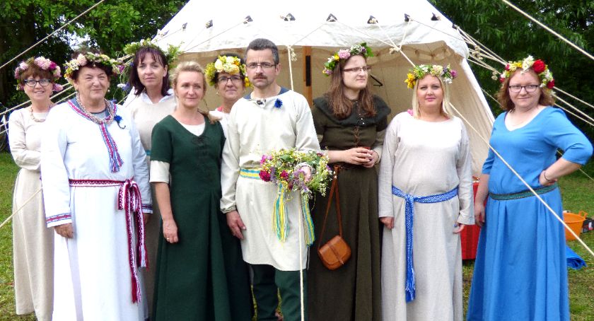 Ludzie losy pasje, Ziemia pełna śladów przeszłości - zdjęcie, fotografia