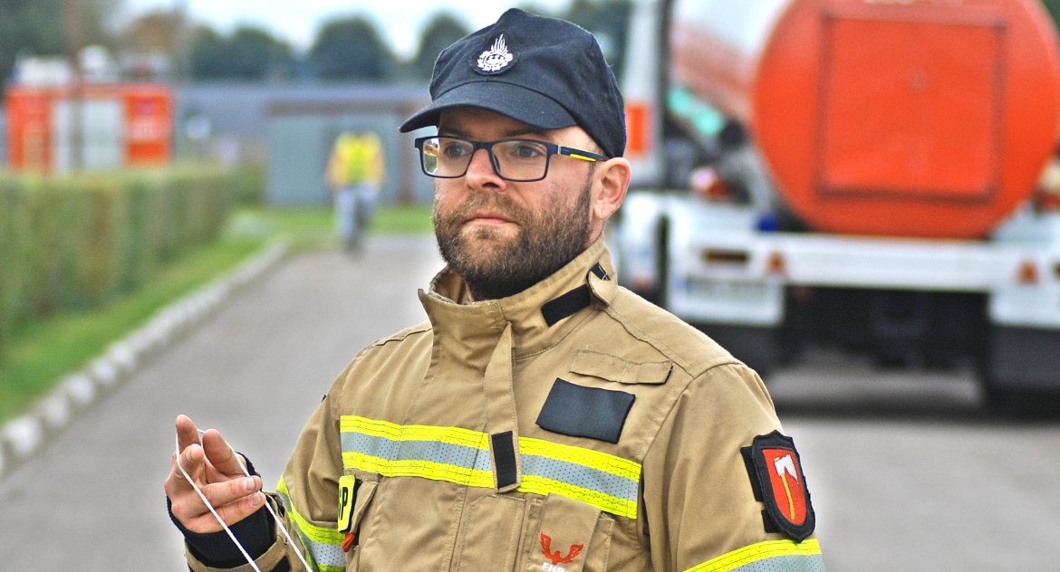 Tomasz Madej wychował się ze strażą pożarną. Mieszkał i mieszka bowiem niemal tuż przy remizie 