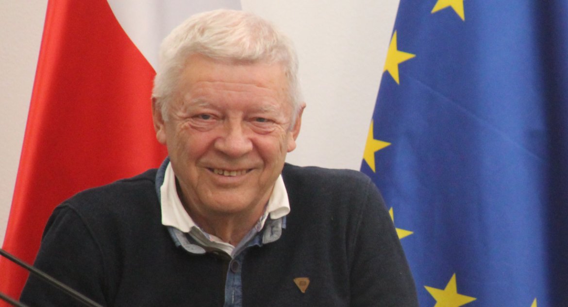 Ilekroć burmistrz wyjaśniał w ostatnich latach sytuację związaną z konstrukcją na Kaczym Dołku, Stanisław Wełniak komentował to śmiechem