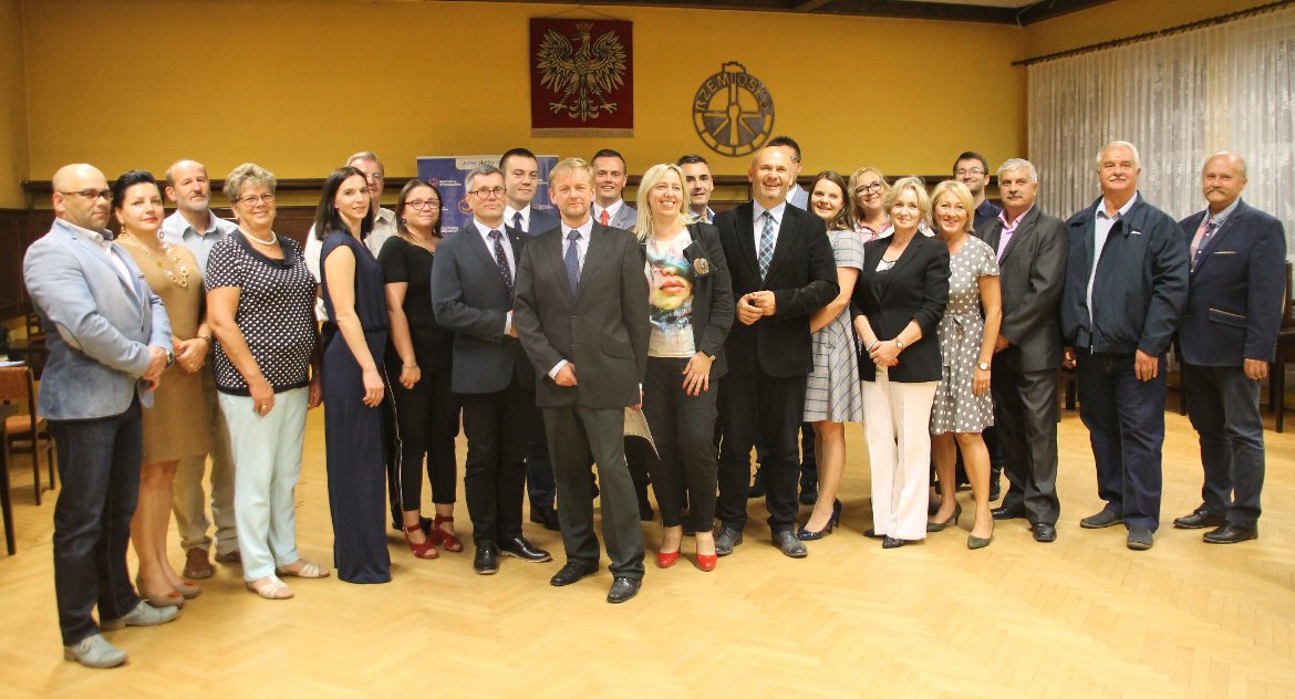 W tym gronie powiatowa PO zweirała szyki przed ostatnimi wyborami samorządowymi - zdjęcie z konferencji prasowej PO poprzedzającej tamte wybory