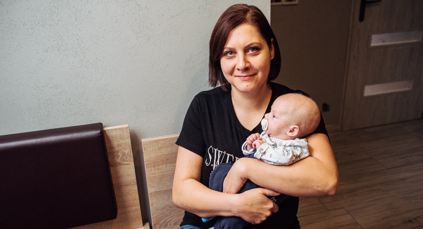 Paulina Wasilewska z synem Wiktorem, któremu na szczęście nic się nie stało. 