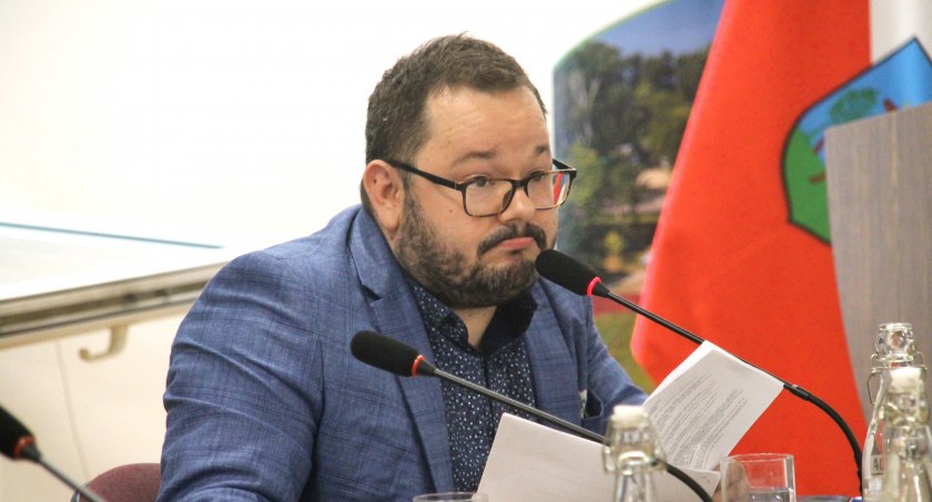 Samorządowcy, Łukasz Piosik niechlubnym rekordzistą wśród radnych - zdjęcie, fotografia