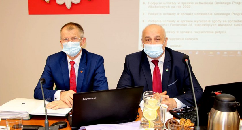 Łobżeniccy radni obradowali w grudniu dwukrotnie, przed oraz po świętach 