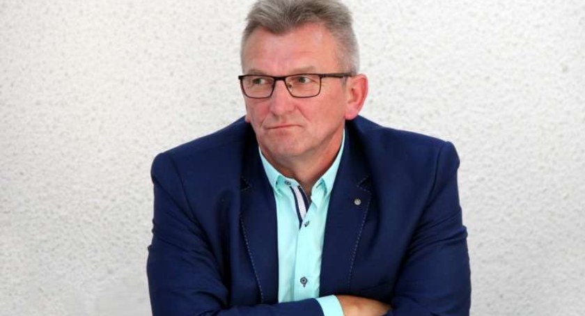 – W tamtej kadencji i w tej kadencji przewodniczący komisji nie zwołali ani jednej komisji – zauważył radny Bobrzyński