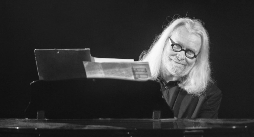 - Głównym nurtem moich scenicznych występów jest moje trio, tzn. „Wojciech Gogolewski Trio” 
