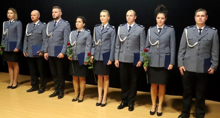Policja - komunikaty i akcje, Praca w policji zarobisz dobre pieniądze - zdjęcie, fotografia