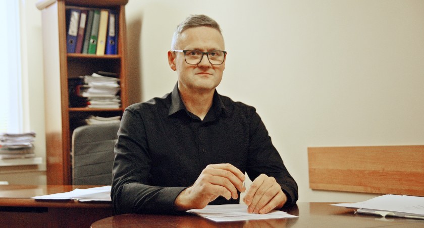 Krzysztof Pająk jest kierownikiem MGOPS w Krajence od 2012 roku 