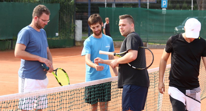 Tenis ziemny, Taniej wynająć cały stadion jeden - zdjęcie, fotografia