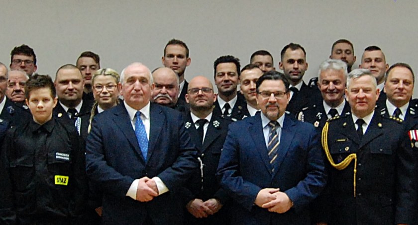 Straż pożarna, Ponad akcji miesiące - zdjęcie, fotografia
