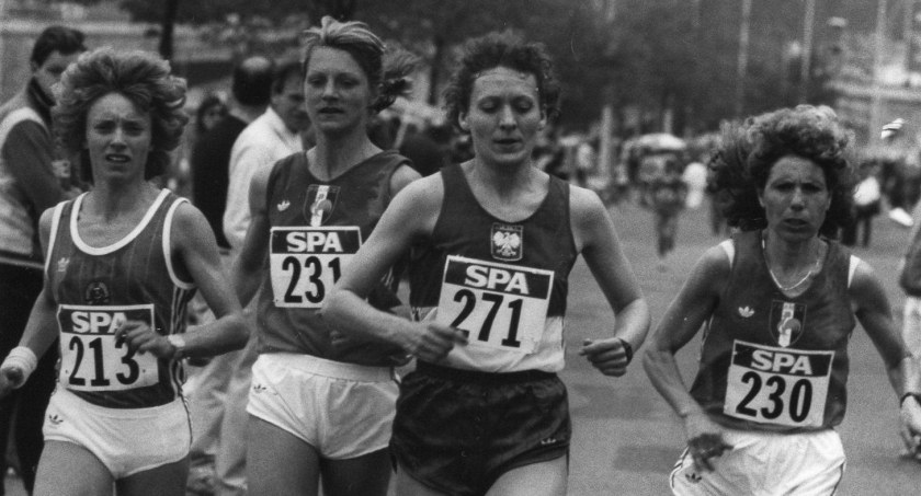 Start w Belgii (Huy) w Maratonie o Puchar Europy - miejsce VIII pani Renaty (najlepsze z Polek) z czasem  2.34,41. Zespołowo Polki zajęły V miejsce (fot. Brigitte Otte)