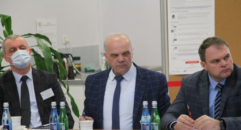 – Jeżeli zgodzi się prokuratura, zrobimy posiedzenie komisji i puścimy te materiały – zapowiedział niedawno starosta Ryszard Goławski