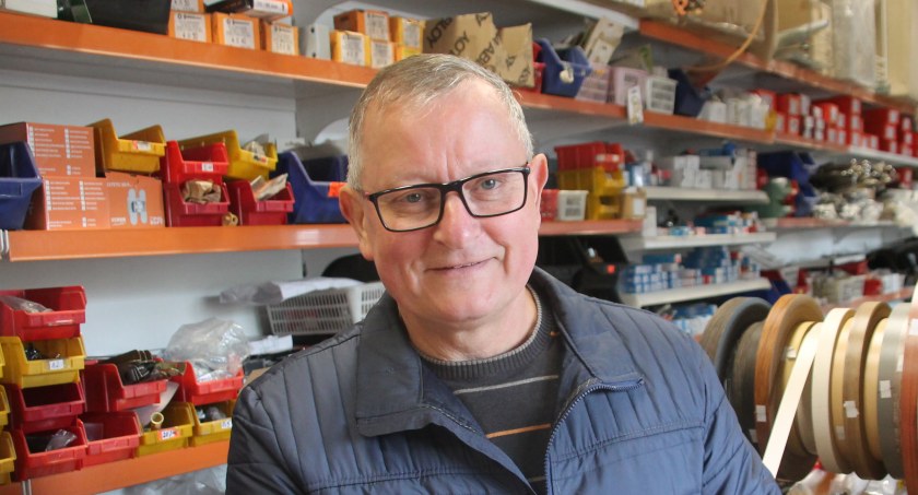 Kazimierz Blicharz nie boi się mówić, co myśli. Nie należy do tych przedsiębiorców-sprzedawców, którzy nie wchodzą w dyskusje z klientami i w obawie przed ich utratą nie zdradzają swoich poglądów i przekonań