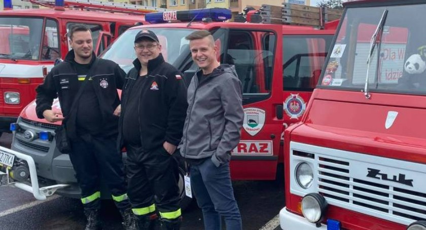 Uroczystości obchody, Władze powiatu rozdały dotacje - zdjęcie, fotografia