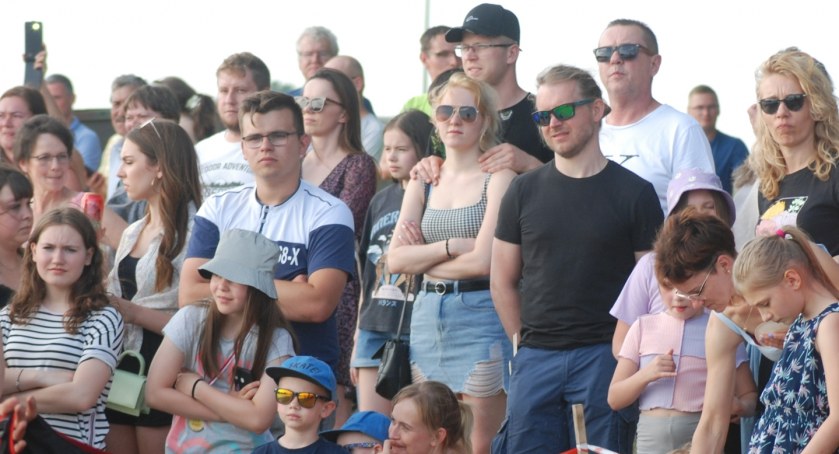 Spotkania Festyny, Ludzie głodni imprez - zdjęcie, fotografia