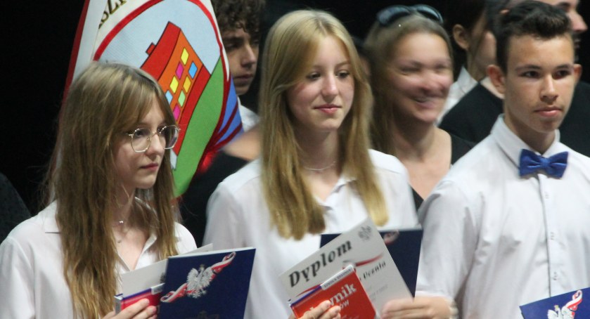 Edukacja, Zakończenie szkolnego - zdjęcie, fotografia