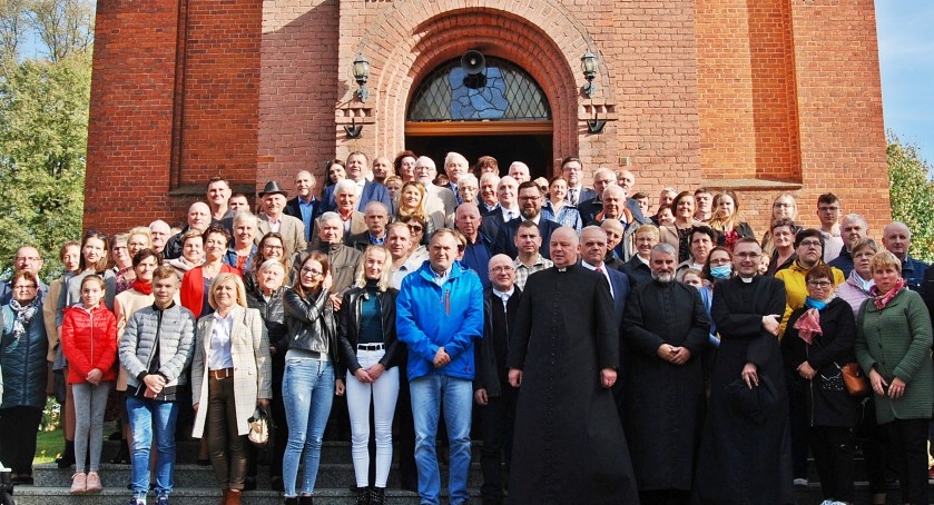 Kościół Religia, Murem Kościołem - zdjęcie, fotografia