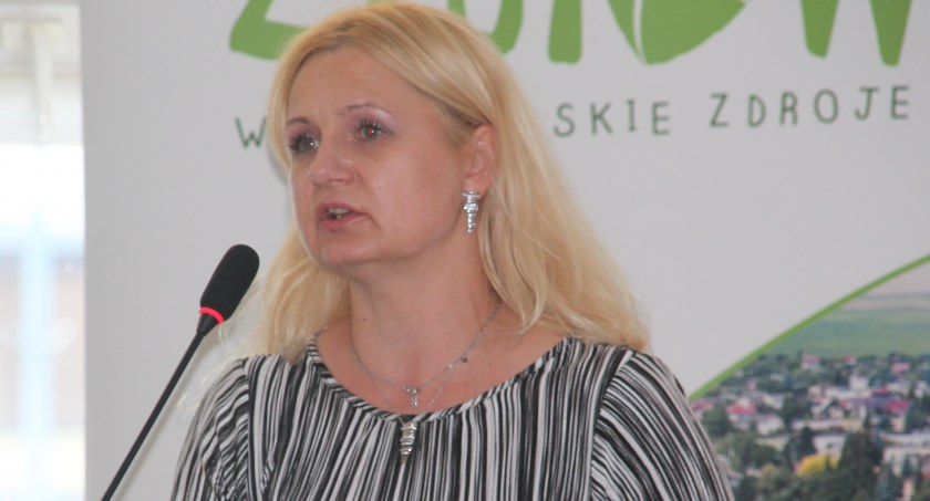 Dyrektor ZDK uważa, że lista wykonawców jest dobra. - Proszę mi zaufać - mówiła do radnych Beata Reszka-Sygiel