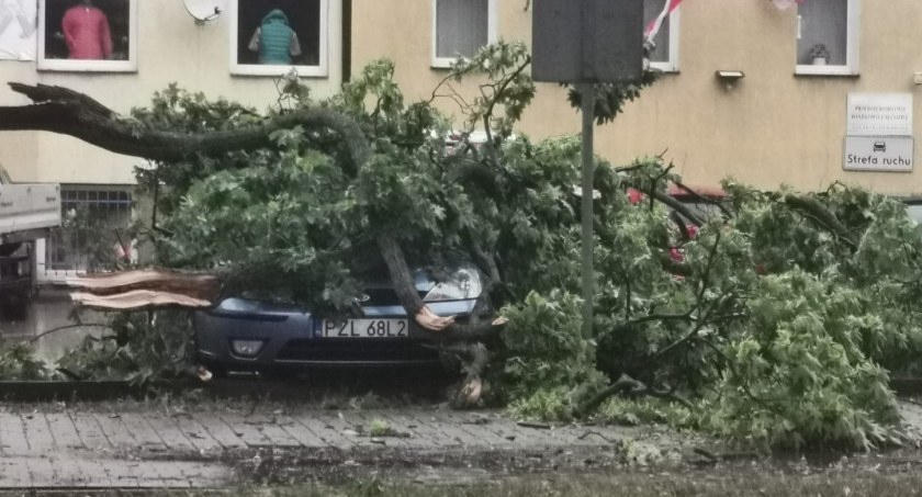 Straż pożarna, Nawałnica Złotowie - zdjęcie, fotografia