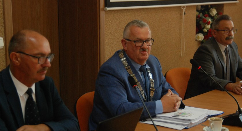 O tym, że należy działać w taki sposób, by nie zaszkodzić gminnej spółce ZWiK mówił m.in. Sławomir Czyżyk, przewodniczący Rady Gminy Złotów