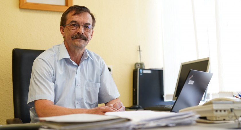 O tym, że zarówno zadłużać się jak również inwestować rozsądnie mówi Wojciech 
Laska, prezes BS w Łobżenicy