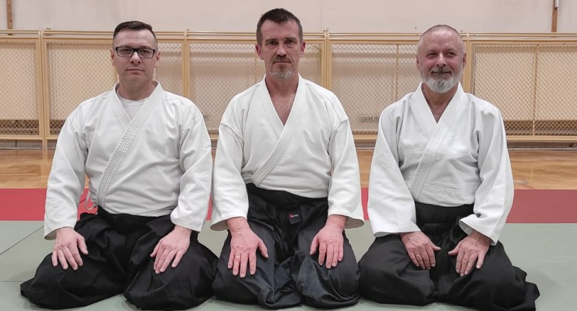 Krzysiek Jiers (w środku, po prawej Ryszard Manikowski) po zdaniu swojego 4 dana na początku tego roku powiedział mi - Wreszcie zacznę ćwiczyć z oddechem i ze spokojem to co lubię. Ja bardzo podobnie do tego podchodzę
