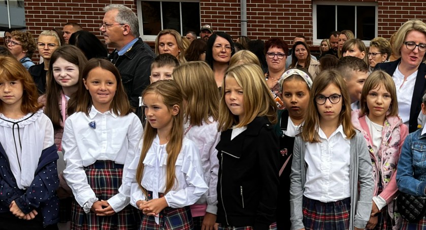 Edukacja, Złotowska Jedynka rozpoczęła szkolny 2022/23 - zdjęcie, fotografia