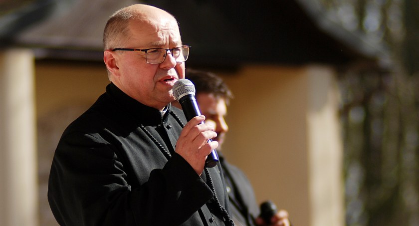 Ks. Janusz Jezusek MSF podkreśla, że 100 proc. parafian przyjmuje coroczną wizytę duszpasterską w parafii w Górce Klasztornej
