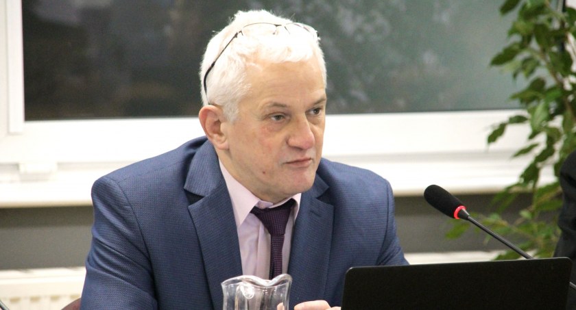 – To jest manipulacja za to, że w ostatnich miesiącach mocno uderzam w błędy władz miasta – ocenia Krzysztof Koronkiewicz