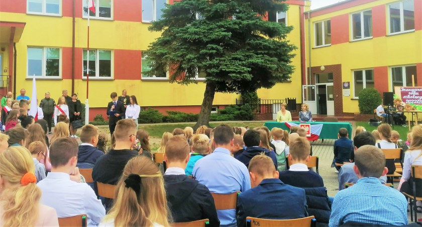 Dyrektor SP Okonek będzie musiała bronić swojego dobrego imienia w sądzie (fot. SP Okonek)