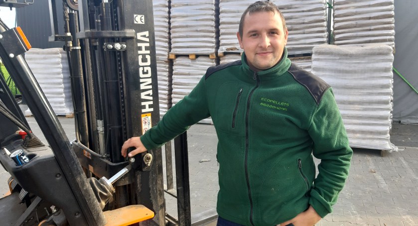 – Jak się nie ma stałego dostawcy, z którym współpracuje się od lat, to u nowych towaru się nie dostanie. A jak się dostanie, to sporadycznie i w wysokich cenach – mówi Szymon Tomke z Zakrzewa