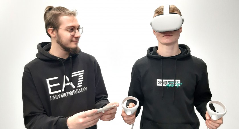 Michał Niewęgłowski i Tomasz Maciejewski z klasy IV TEA