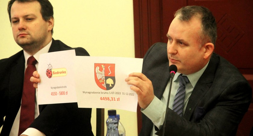 Starosta i skarbnik powiatu uznali, że zachowanie radnego Sztycha było klasycznym pod publikę