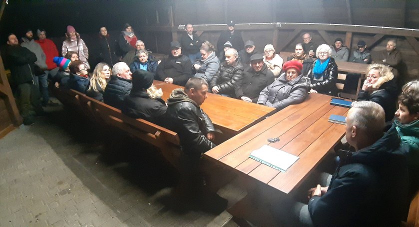 W Ptuszy z wójtem spotkało się około czterdziestu osób