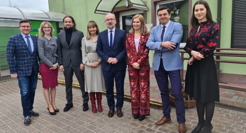 Wspólne zdjęcie na zakończenie blisko dwugodzinnego spotkania
