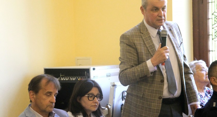 Podczas ostatniej sesji Rady Powiatu Złotowskiego dyrektor nie chciał publicznie mówić o lądowisku