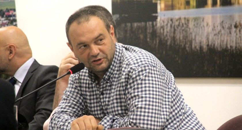 – Tak to nie powinno wyglądać. To jest przykre – wprost mówił do władz miasta radny Maciej Zając